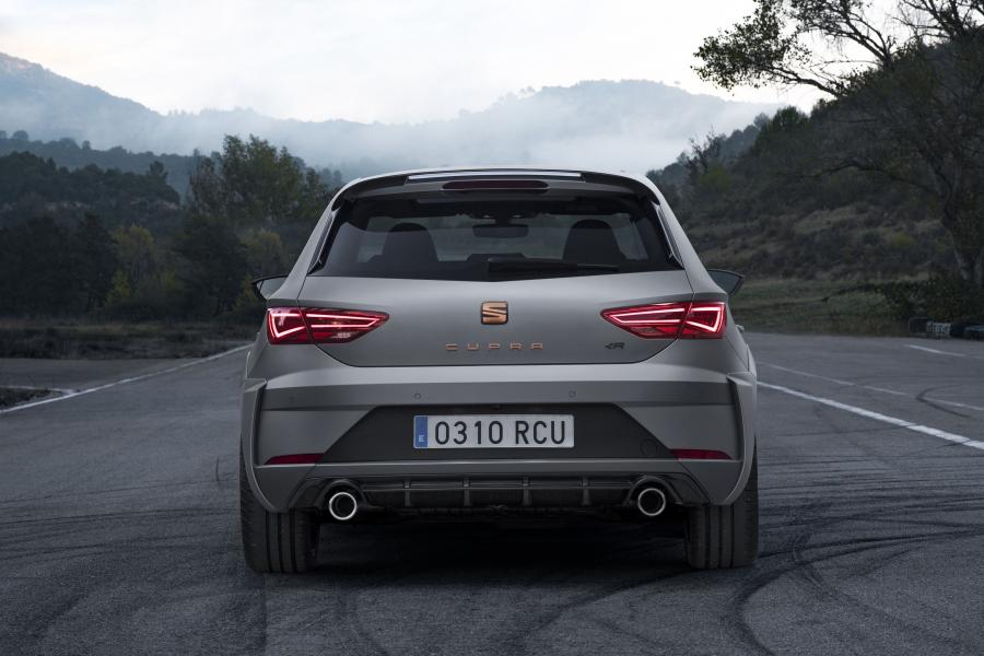  Seat Leon Cupra R (5F) 2017 года  (WW) (фото 31 из 40)